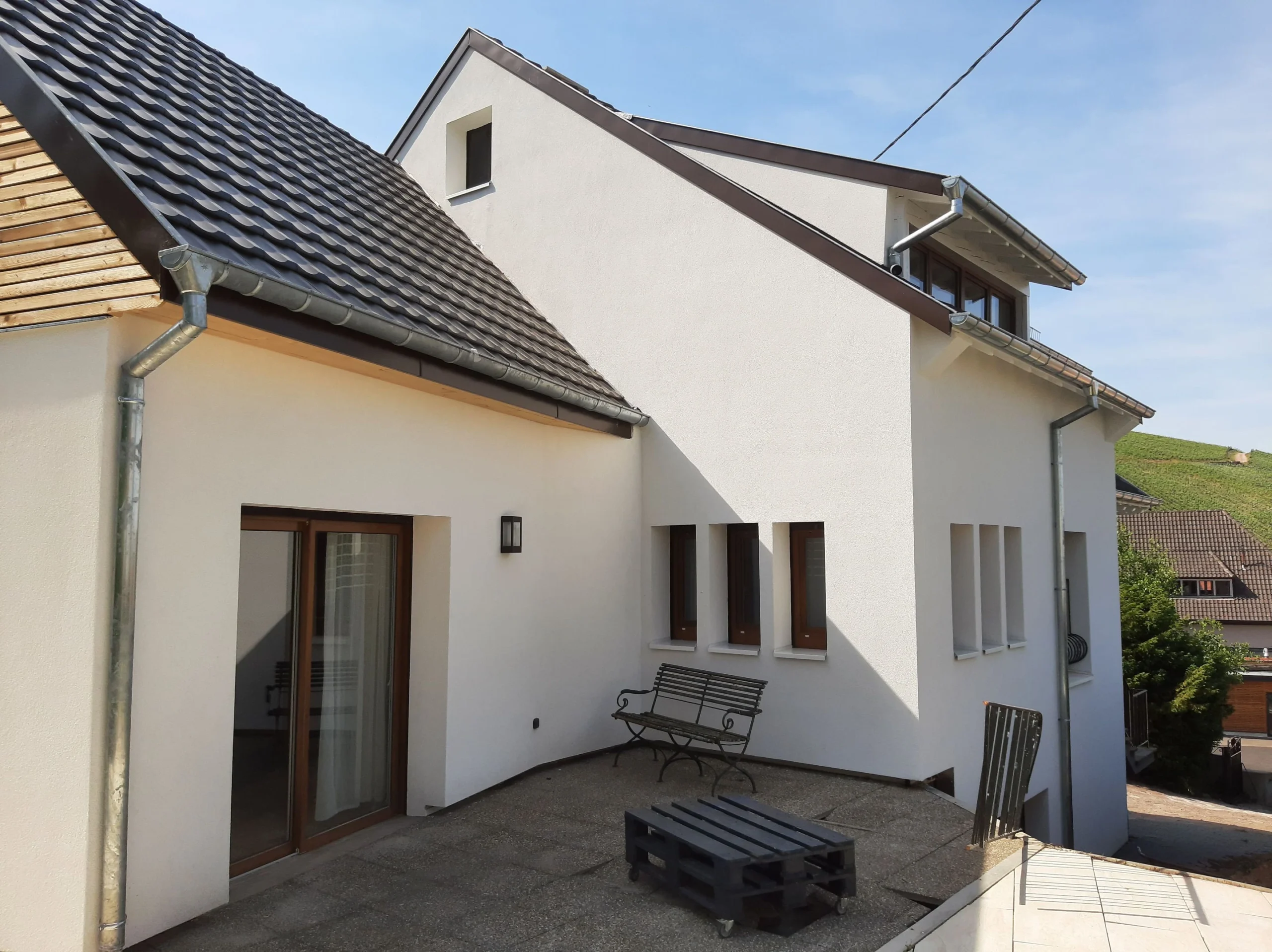 Extension rénovée après travaux de façade