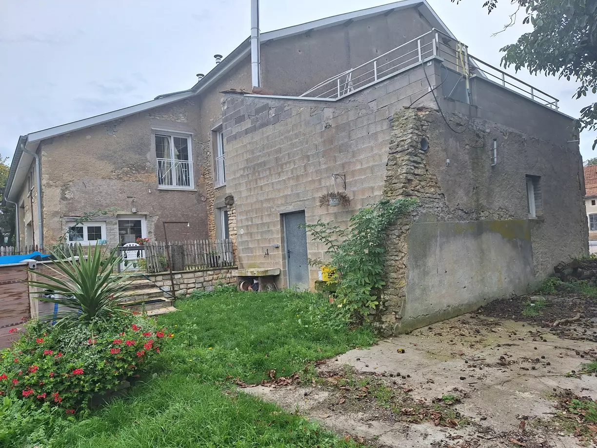 Maison ancienne avant ravalement de façade à Ochey