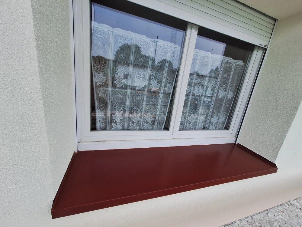 Tablette de fenêtre aluminium sur mesure après isolation extérieure à Golbey